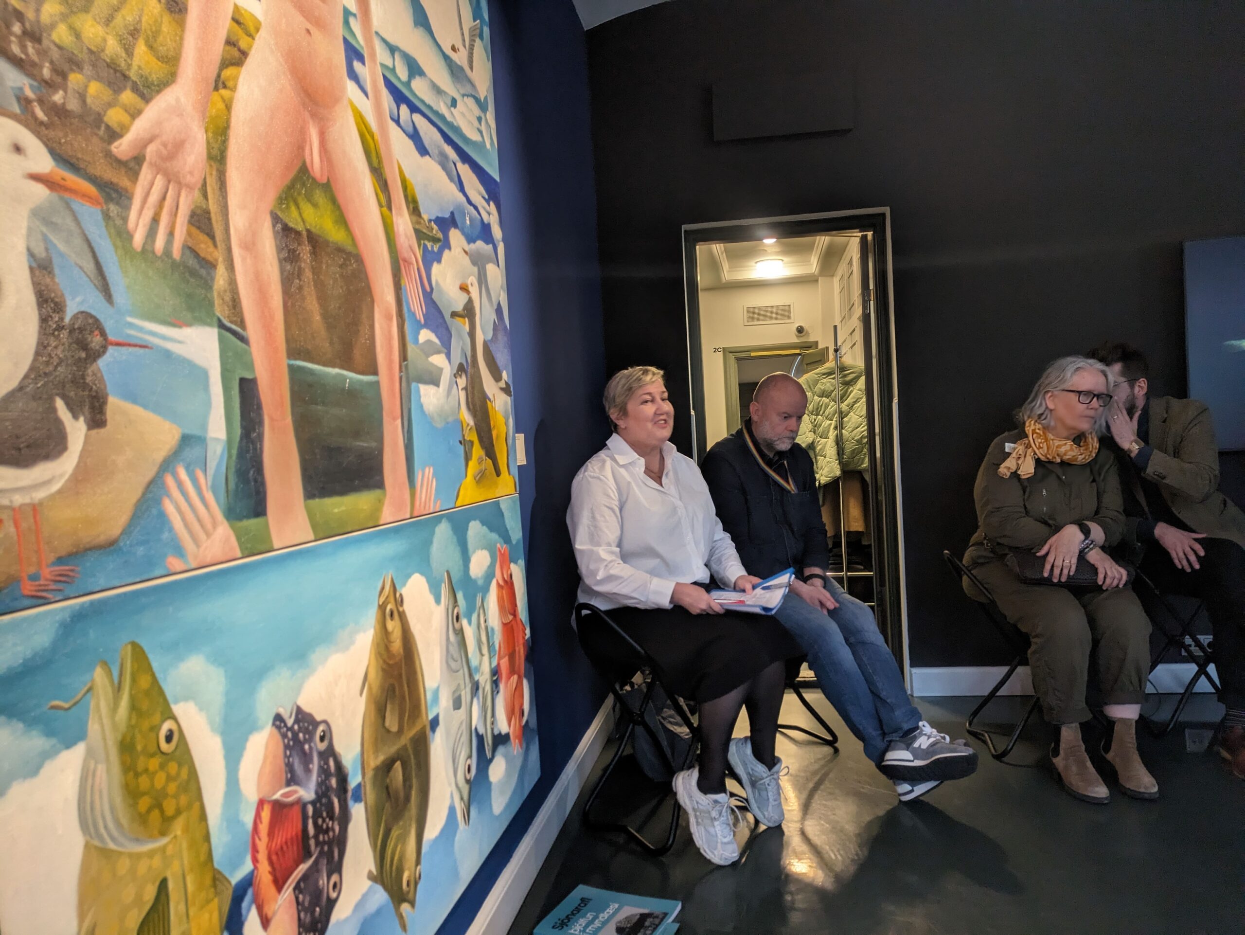 Text doesn’t have to have words: Reading art in LIFE